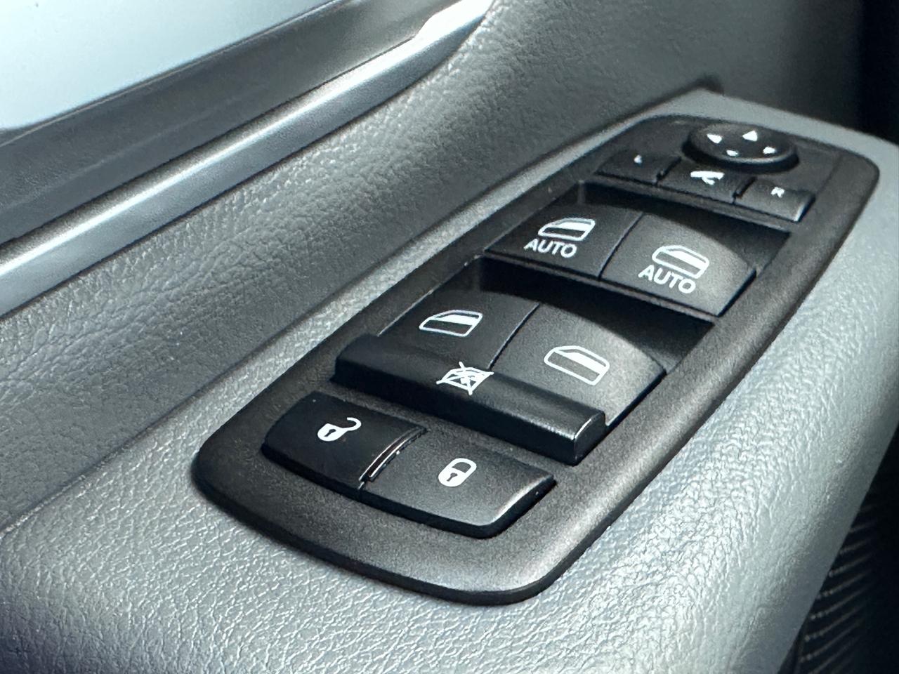 RAM 1500 Lone Star 4x4 Crew Cab 5'7" Box 2023