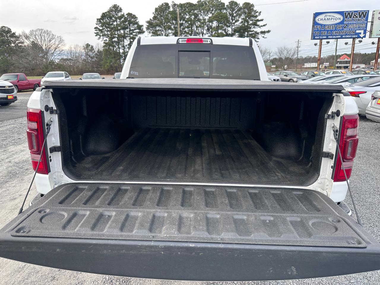RAM 1500 Lone Star 4x4 Crew Cab 5'7" Box 2023