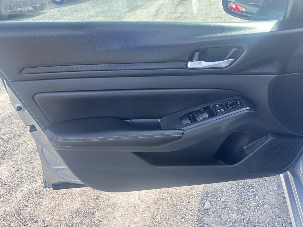 Nissan Altima 2.5 SV Sedan 2024