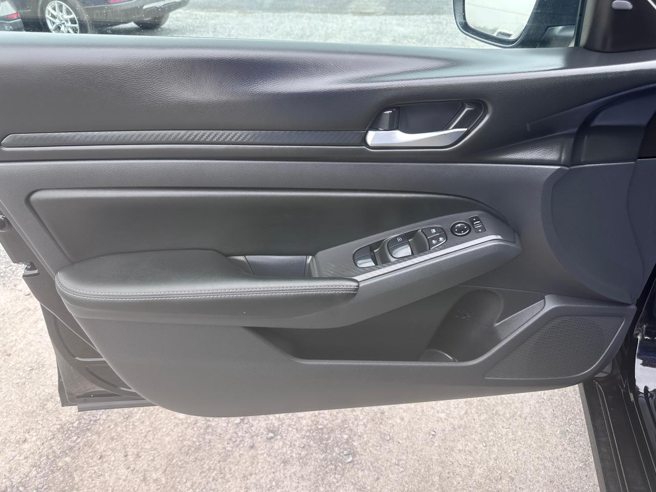 Nissan Altima 2.5 SV Sedan 2024