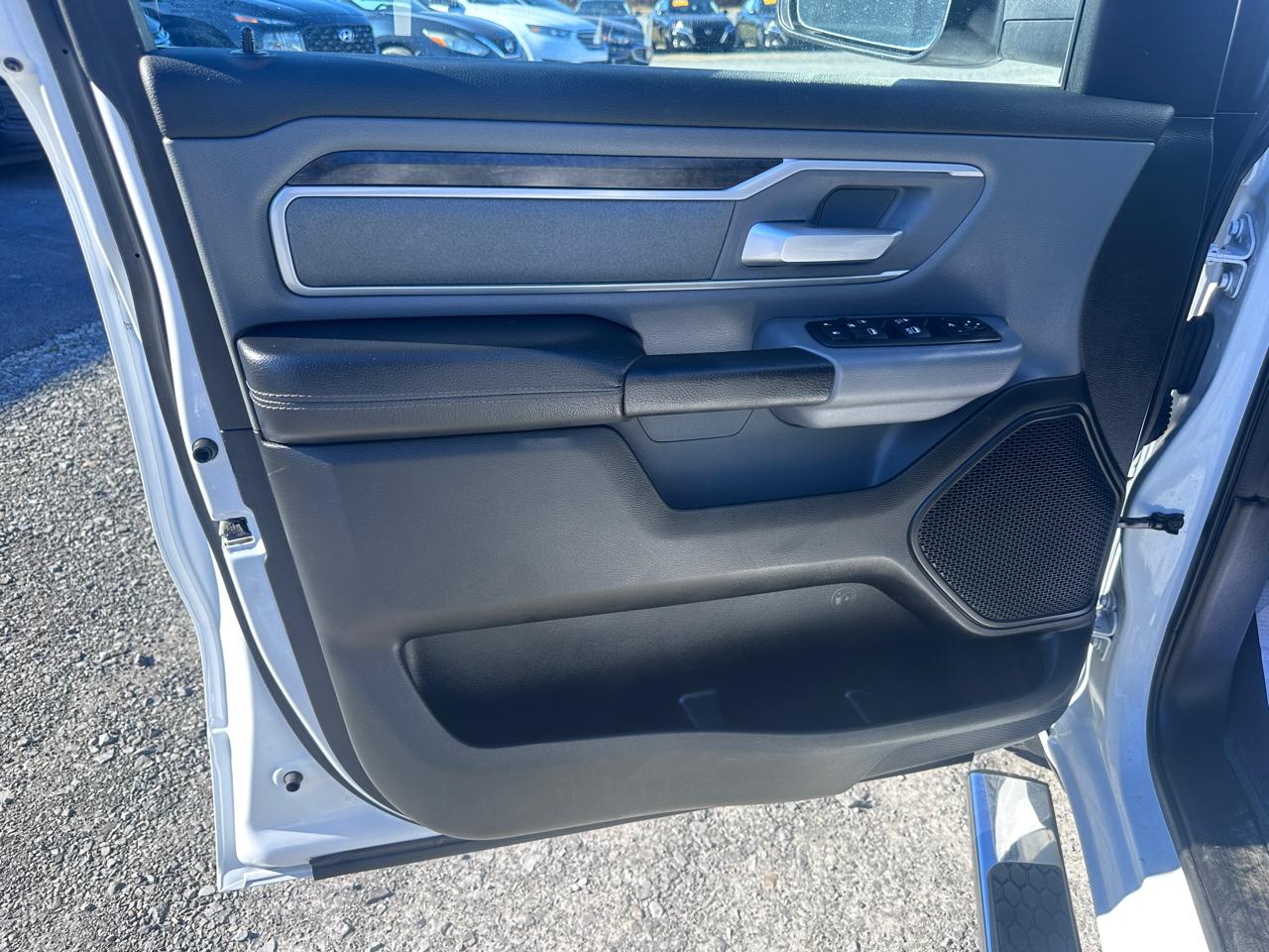 RAM 1500 Lone Star 4x4 Crew Cab 5'7" Box 2023