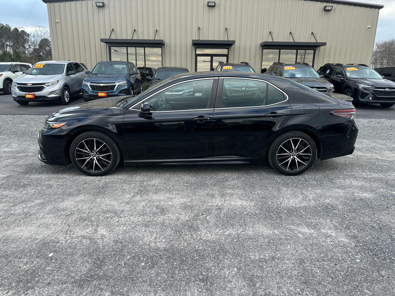 Toyota Camry SE Nightshade Auto (Natl) 2021