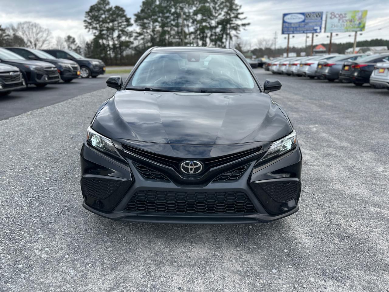 Toyota Camry SE Nightshade Auto (Natl) 2021
