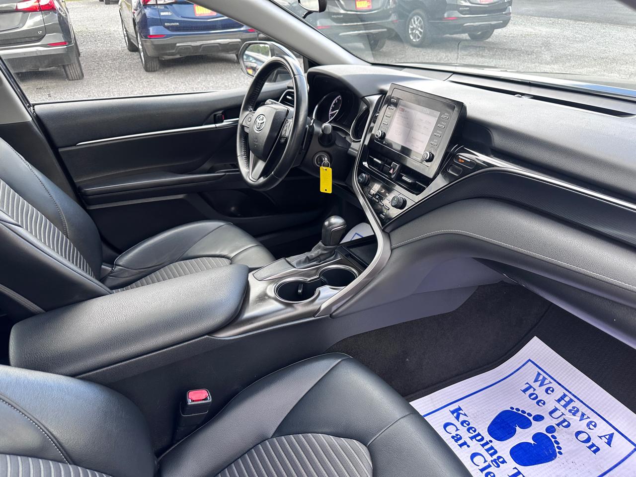 Toyota Camry SE Nightshade Auto (Natl) 2021