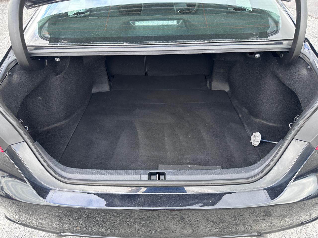 Toyota Camry SE Nightshade Auto (Natl) 2021