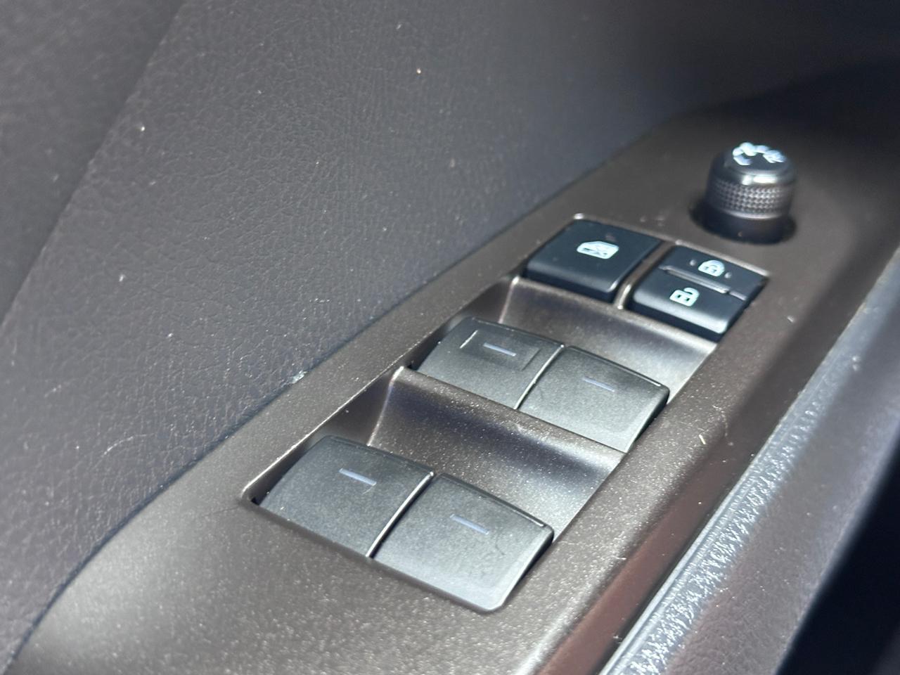 Toyota Camry SE Nightshade Auto (Natl) 2021