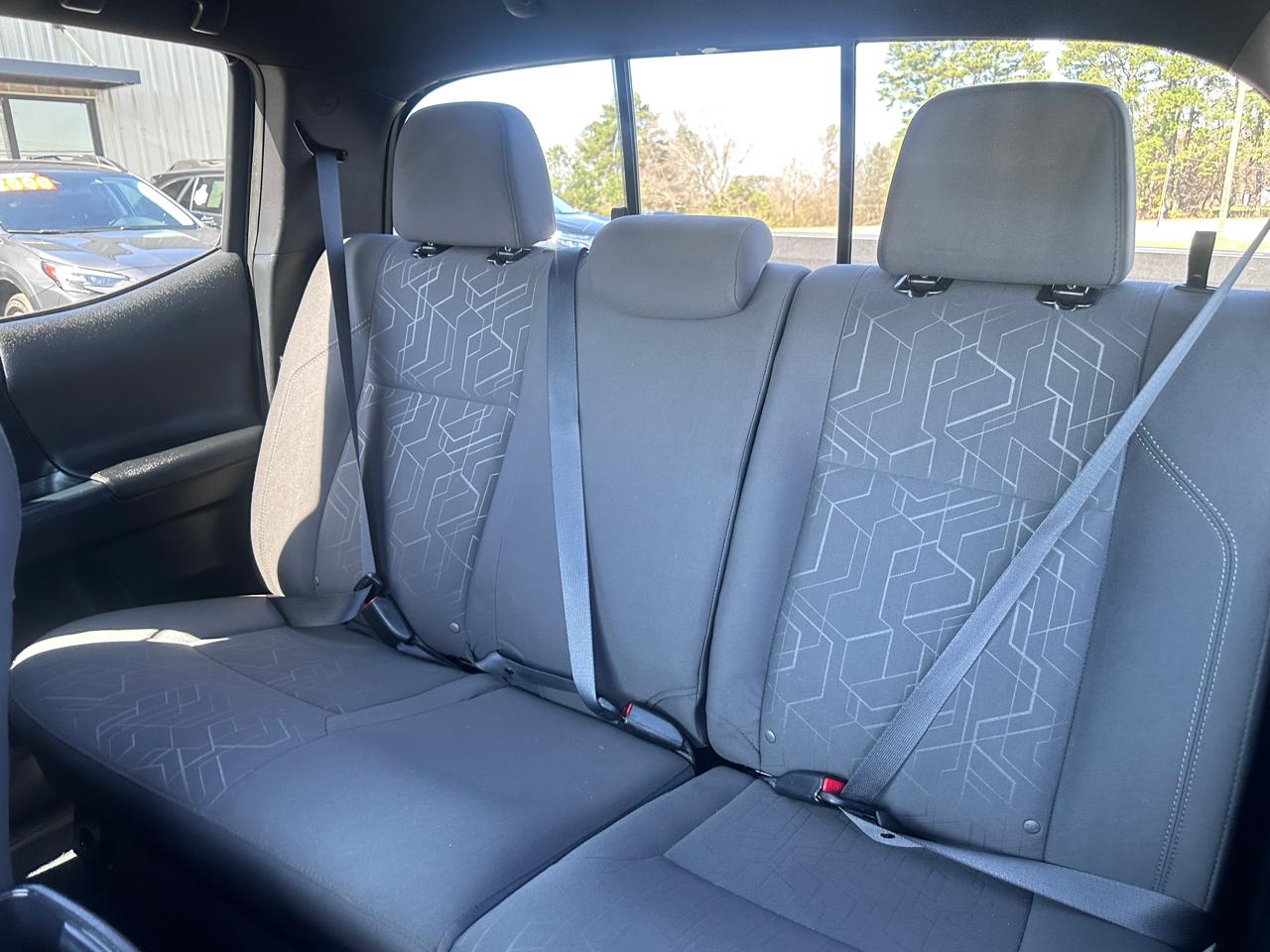 Toyota Tacoma SR5 Double Cab 5' Bed V6 4x2 AT (Natl) 2017