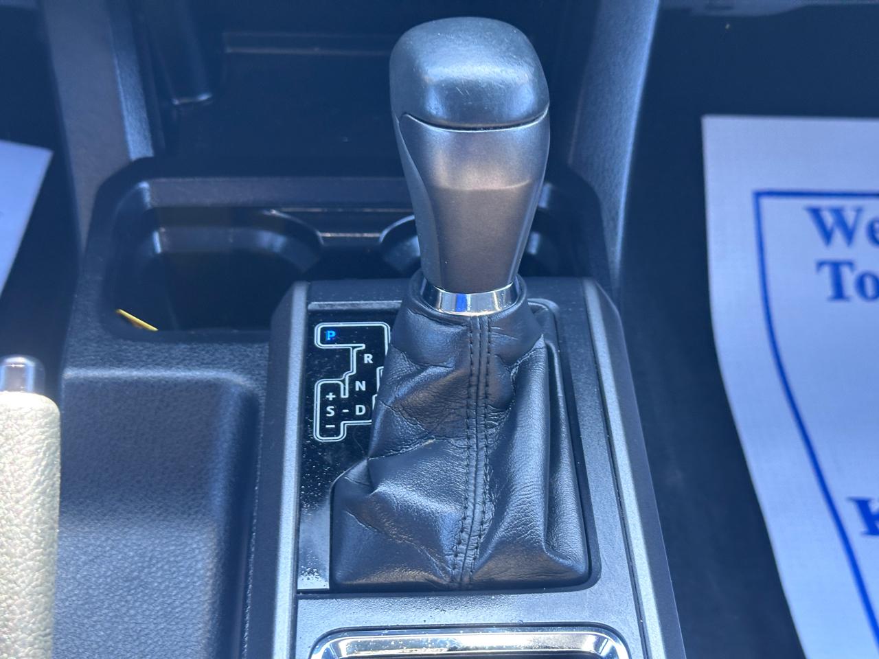 Toyota Tacoma SR5 Double Cab 5' Bed V6 4x2 AT (Natl) 2017