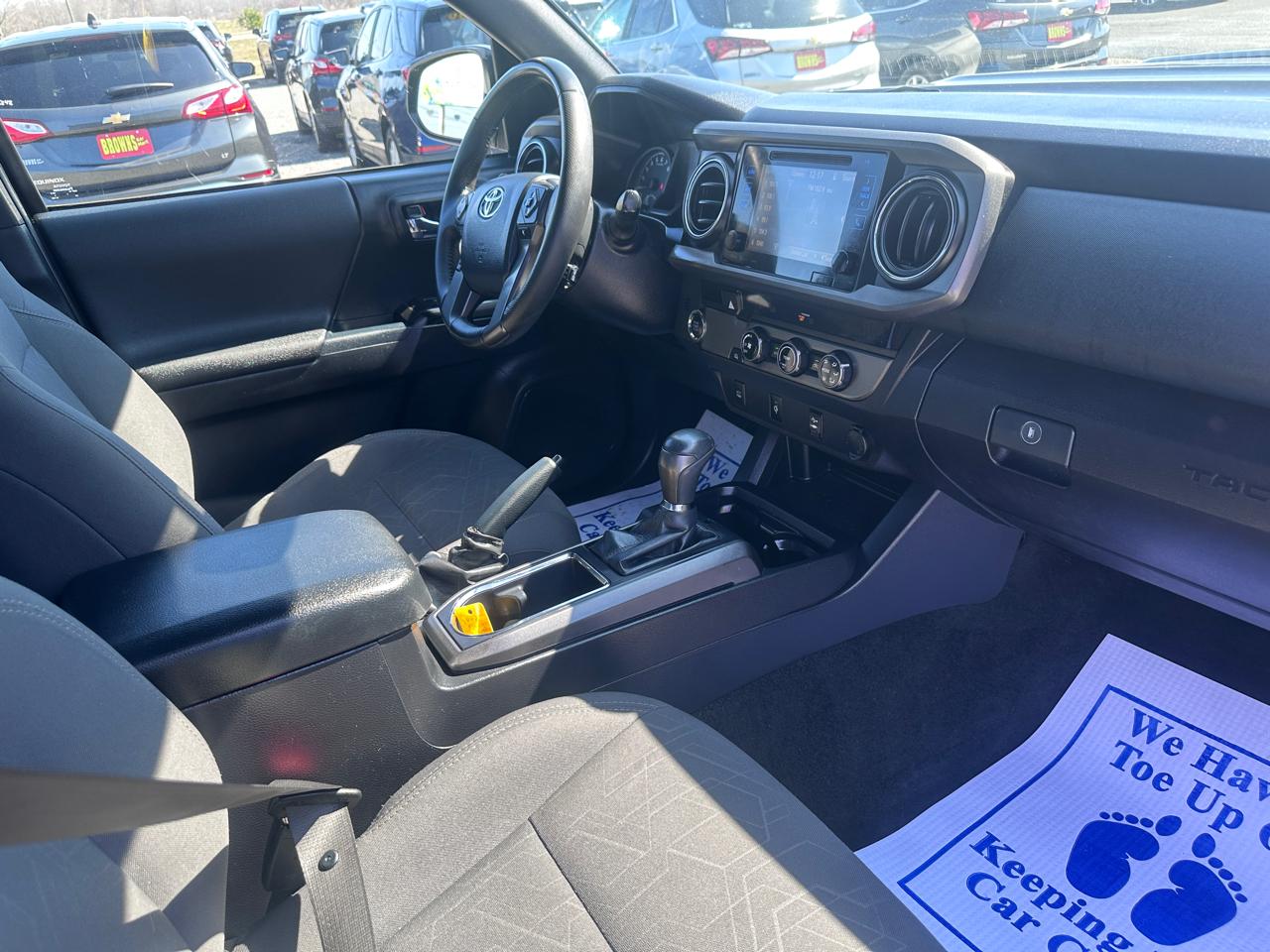 Toyota Tacoma SR5 Double Cab 5' Bed V6 4x2 AT (Natl) 2017