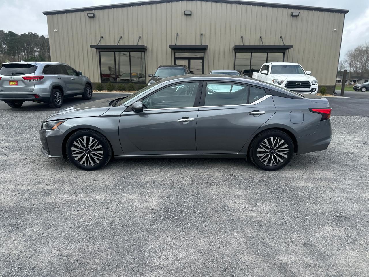 Nissan Altima 2.5 SV Sedan 2023