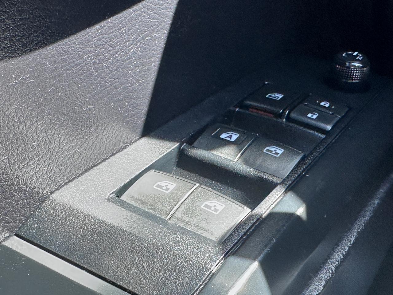 Toyota Tacoma 2WD SR Double Cab 5' Bed I4 AT (Natl) 2020