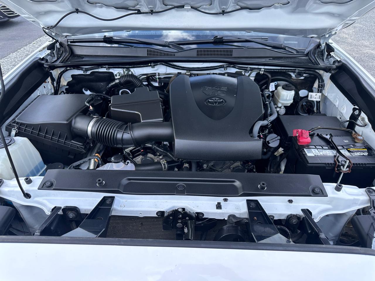 Toyota Tacoma 2WD SR5 Double Cab 5' Bed V6 AT (Natl) 2022