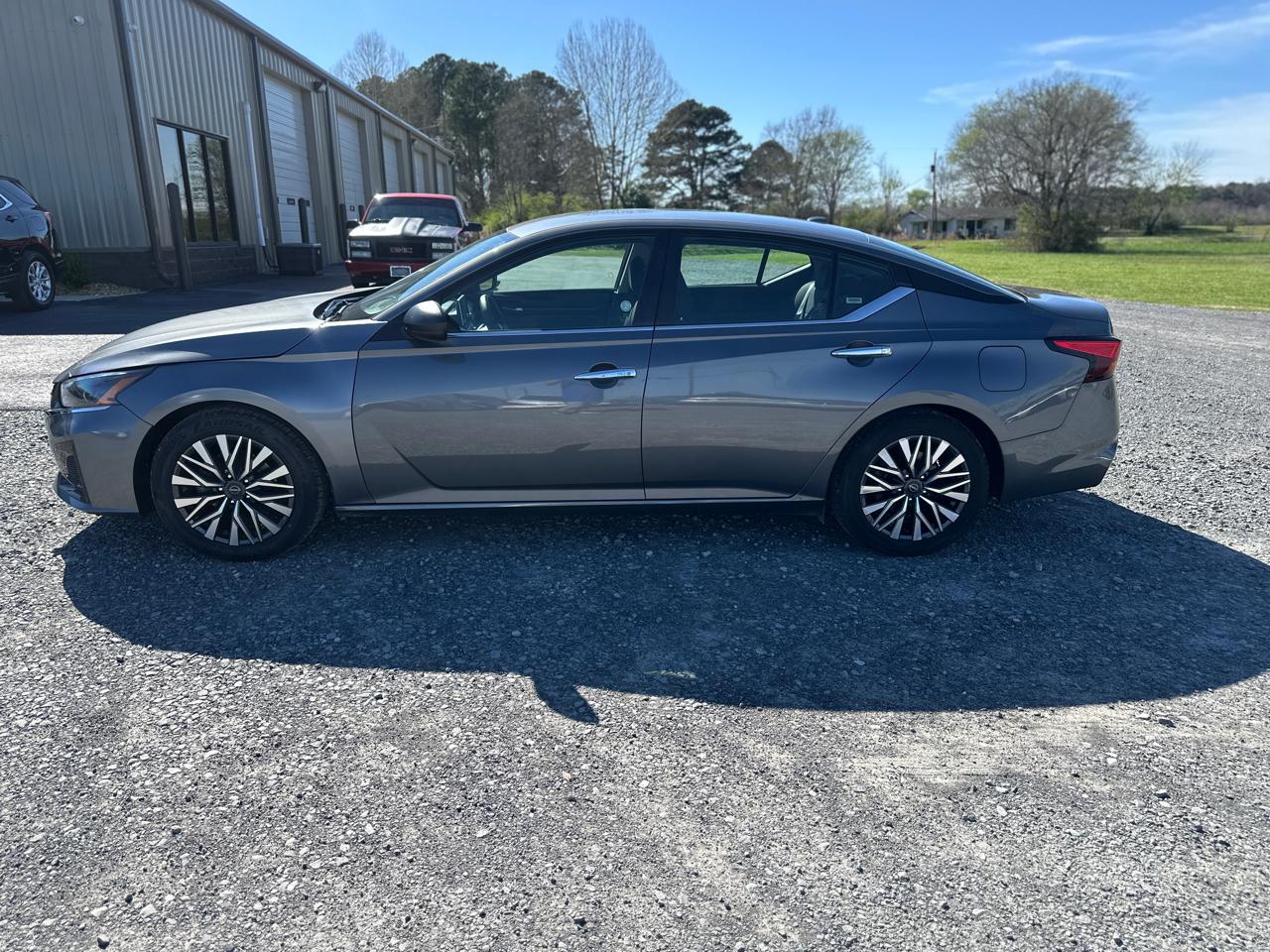 Nissan Altima 2.5 SV Sedan 2024