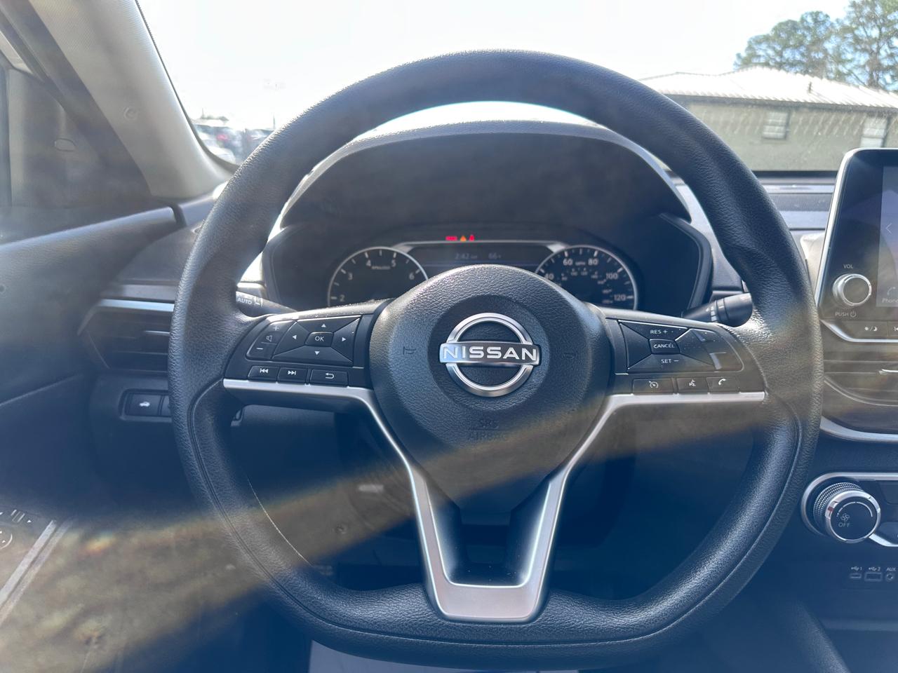 Nissan Altima 2.5 SV Sedan 2024