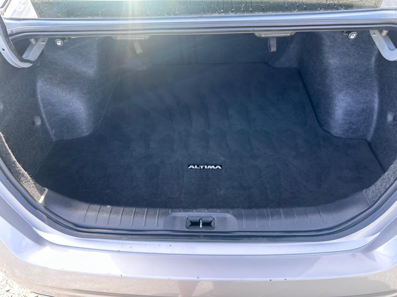 Nissan Altima 2.5 SV Sedan 2024