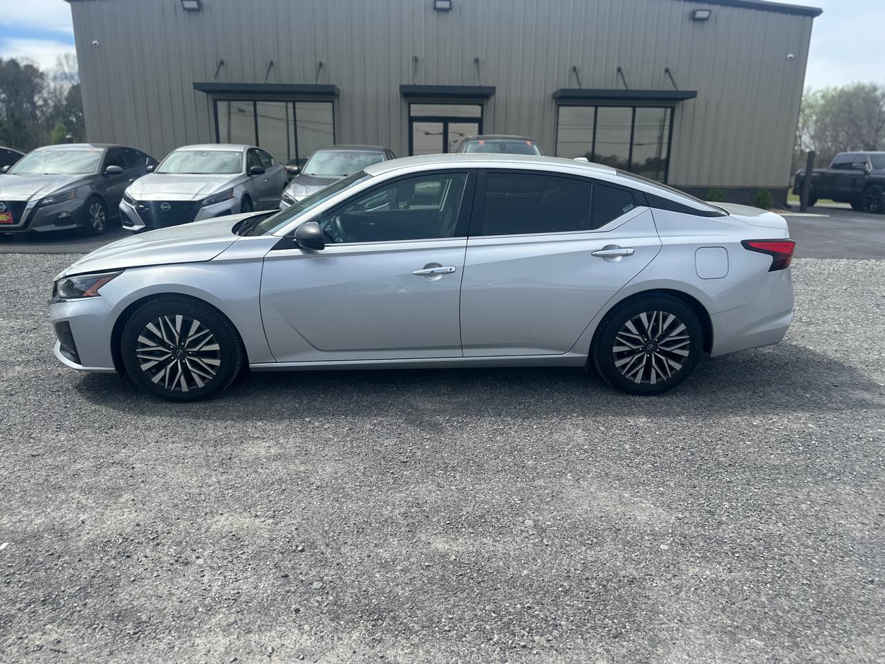 Nissan Altima 2.5 SV Sedan 2024