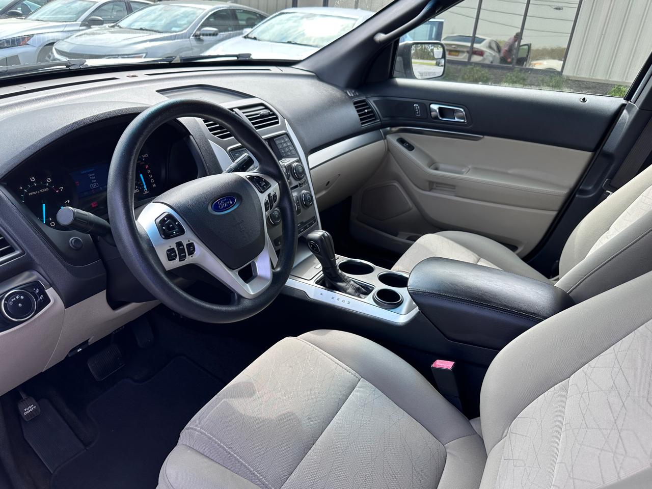 Ford Explorer FWD 4dr Base 2014