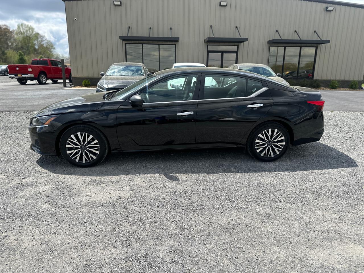 Nissan Altima 2.5 SV Sedan 2024