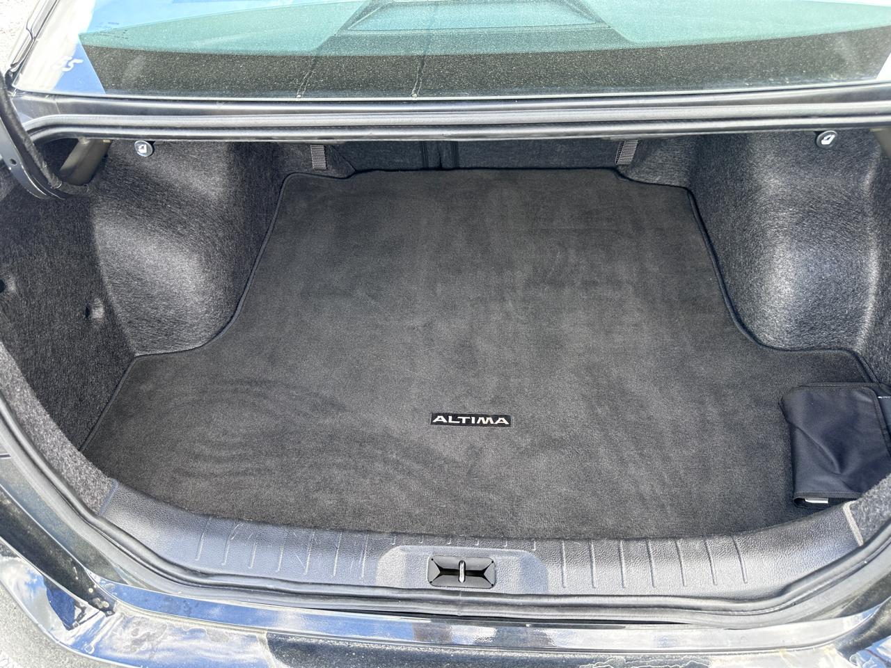 Nissan Altima 2.5 SV Sedan 2024