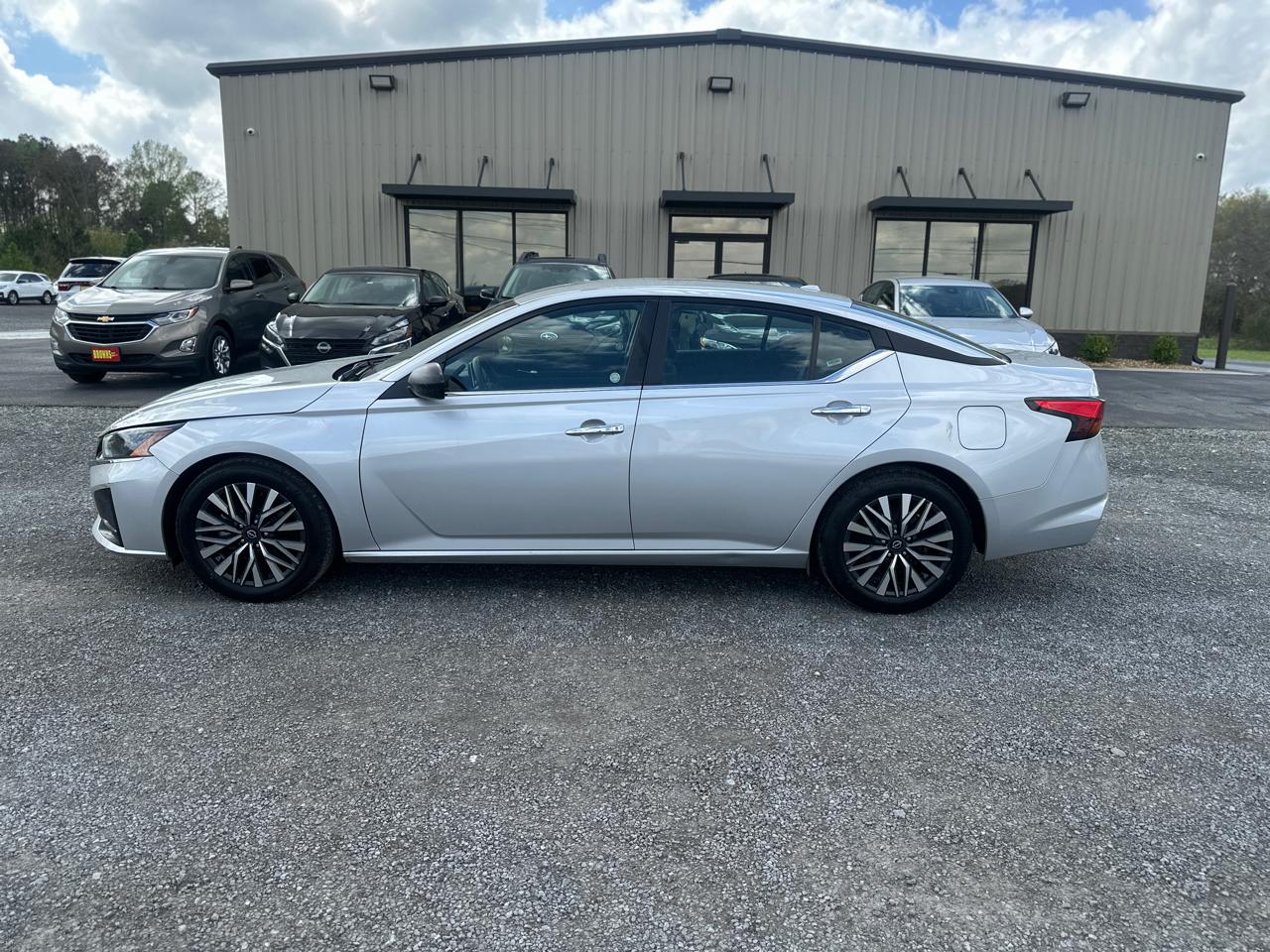 Nissan Altima 2.5 SV Sedan 2024