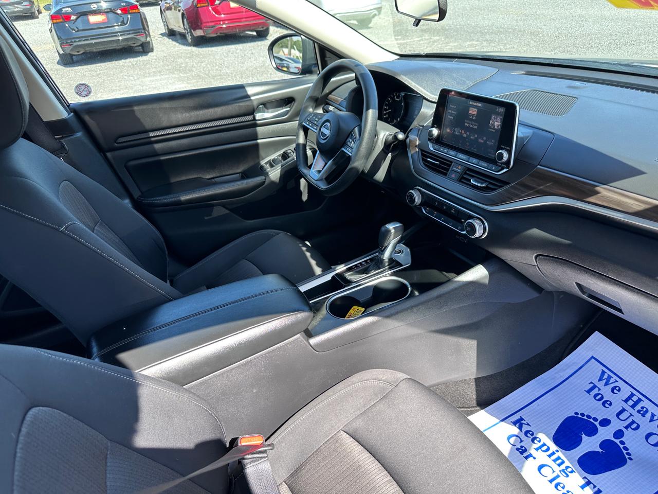 Nissan Altima 2.5 SV Sedan 2024