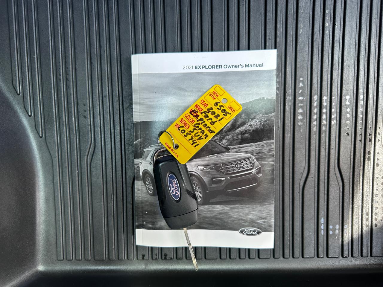 Ford Explorer Base 4WD 2021