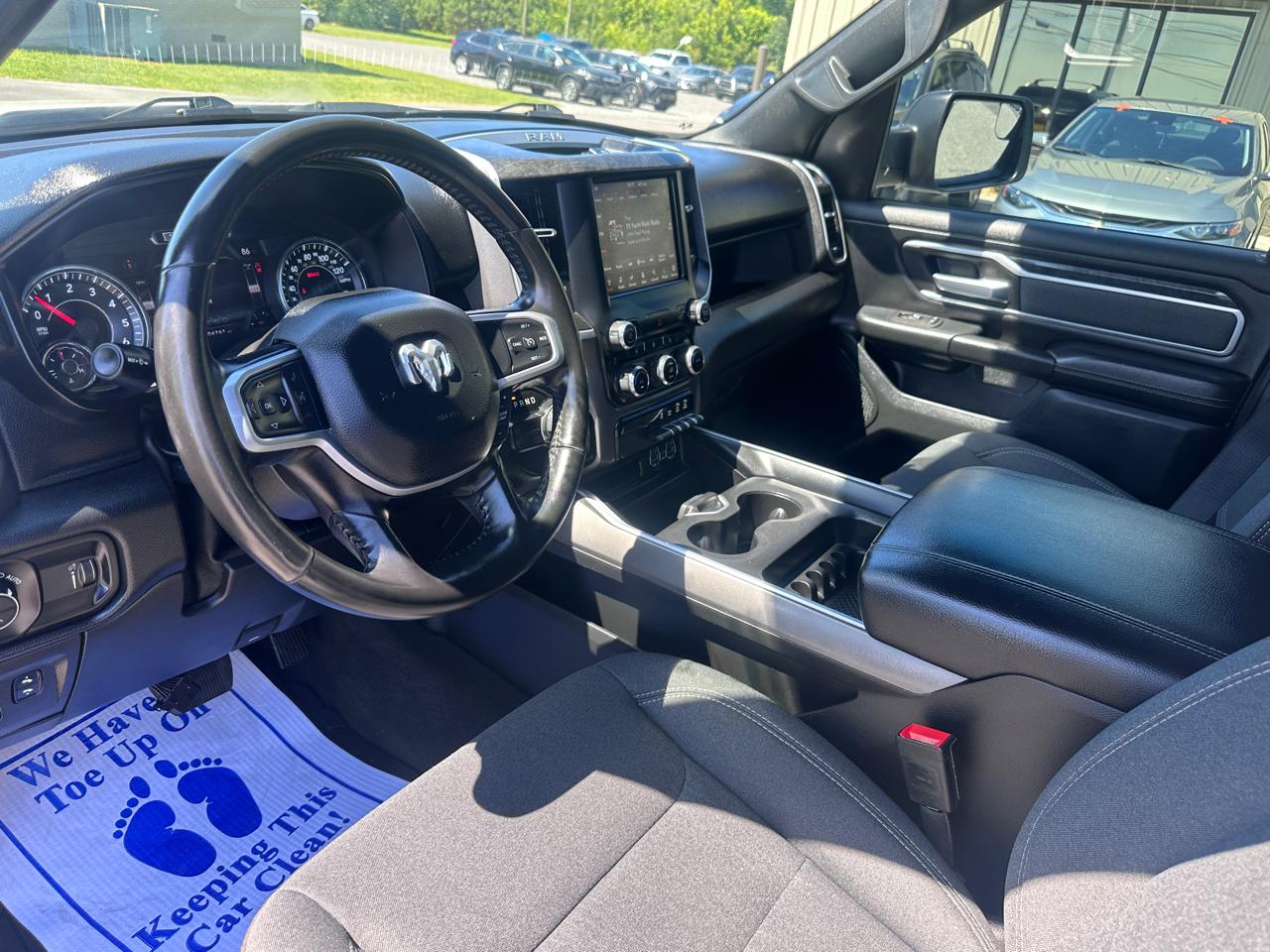 RAM 1500 Lone Star 4x2 Quad Cab 6'4" Box 2021