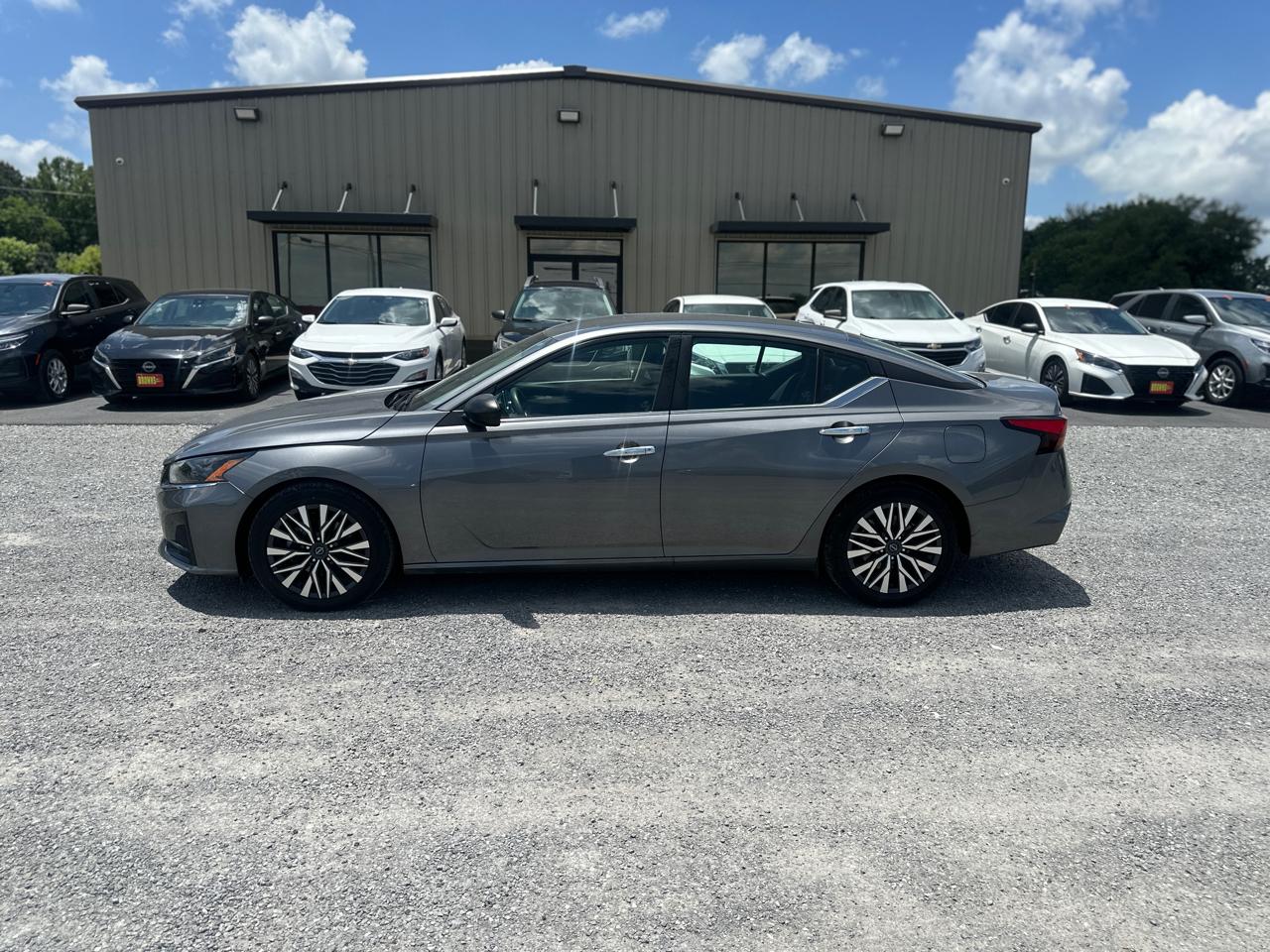 Nissan Altima 2.5 SV Sedan 2024