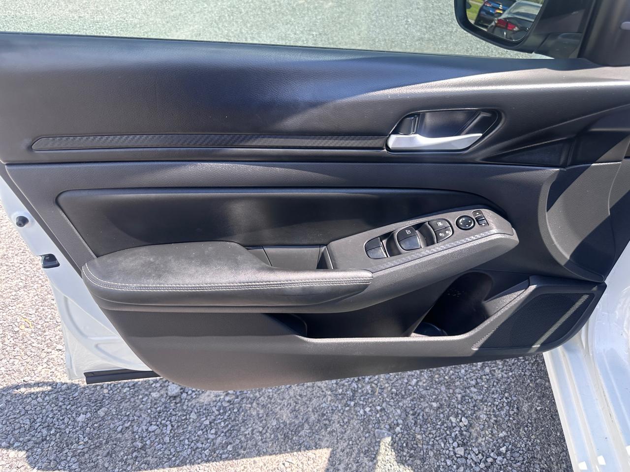 Nissan Altima 2.5 SV Sedan 2024