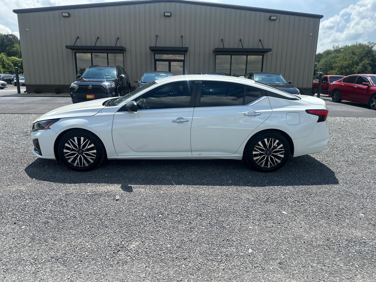 Nissan Altima 2.5 SV Sedan 2024
