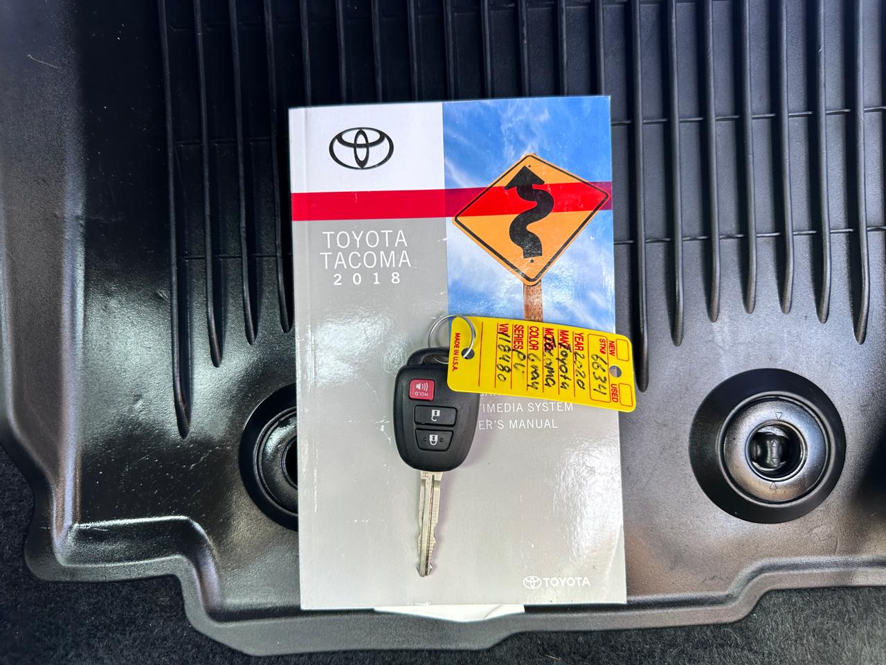 Toyota Tacoma 2WD SR5 Double Cab 5' Bed V6 AT (Natl) 2020