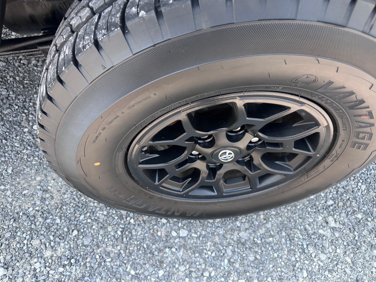 Toyota Tacoma 2WD TRD Off Road Double Cab 5' Bed V6 AT (Natl) 2020