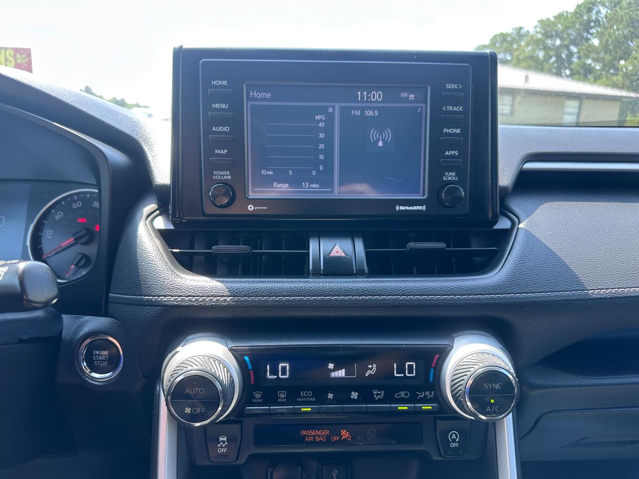 Toyota RAV4 XLE FWD (Natl) 2021