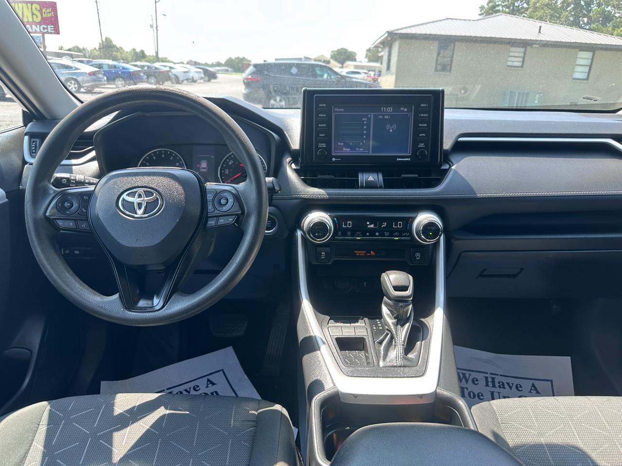 Toyota RAV4 XLE FWD (Natl) 2021