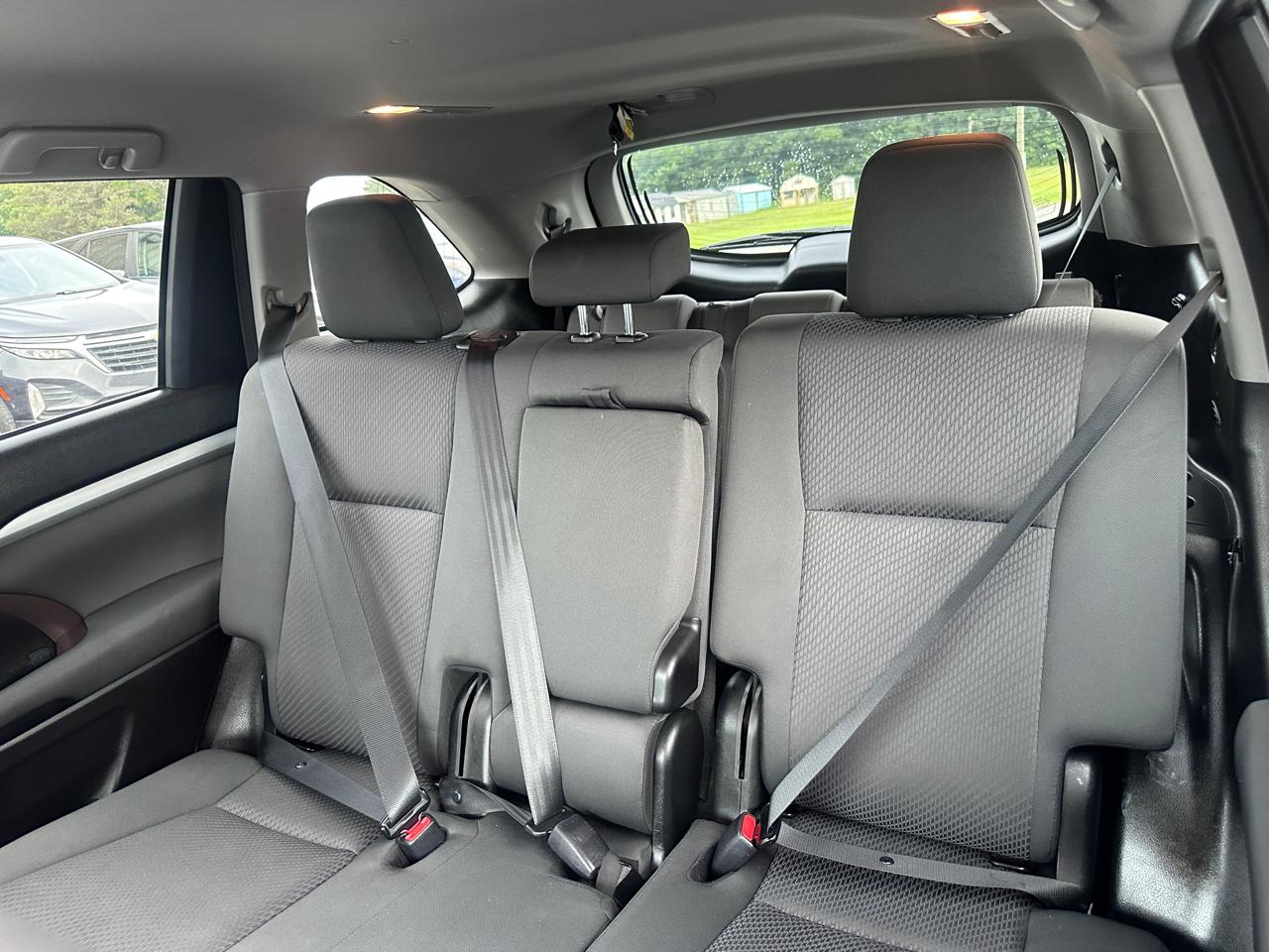 Toyota Highlander LE V6 FWD (Natl) 2018