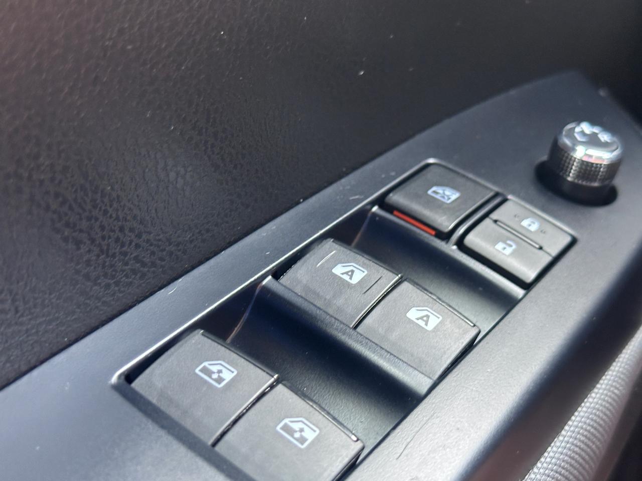 Toyota Highlander LE V6 FWD (Natl) 2018