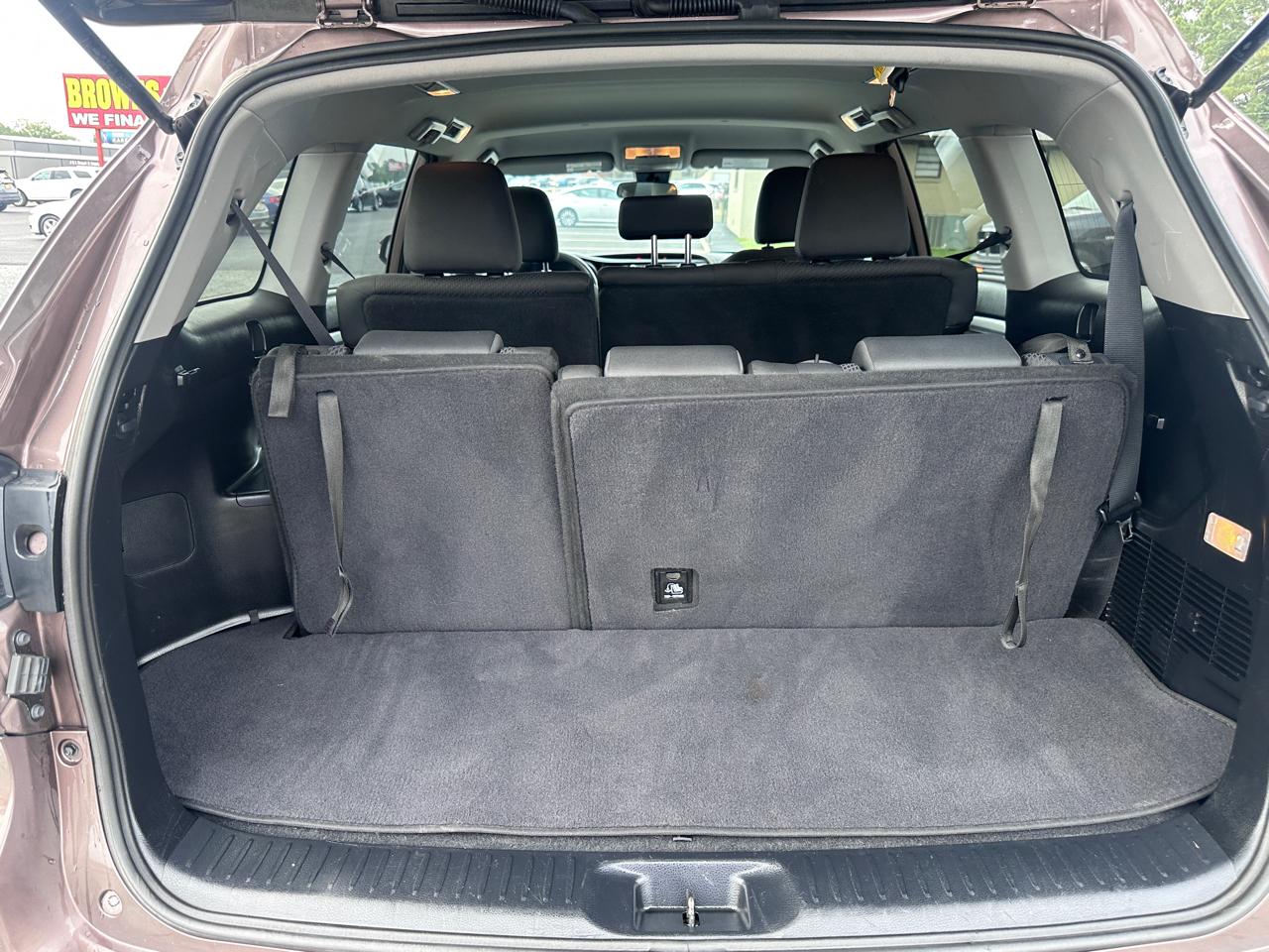 Toyota Highlander LE V6 FWD (Natl) 2018