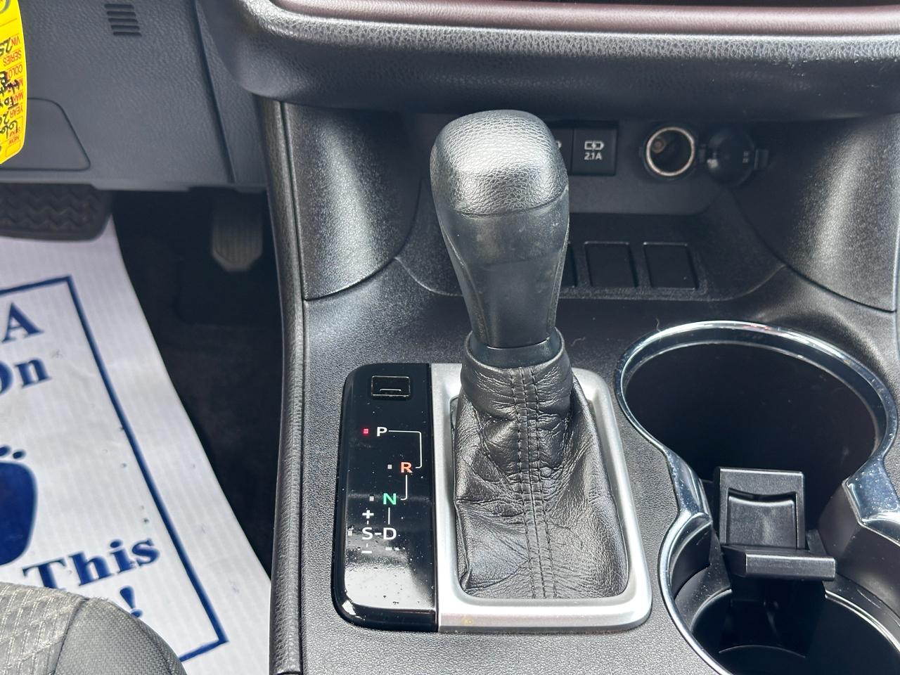 Toyota Highlander LE V6 FWD (Natl) 2018