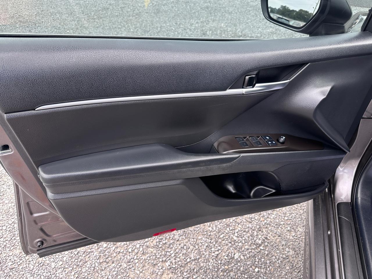 Toyota Camry SE Auto (Natl) 2022