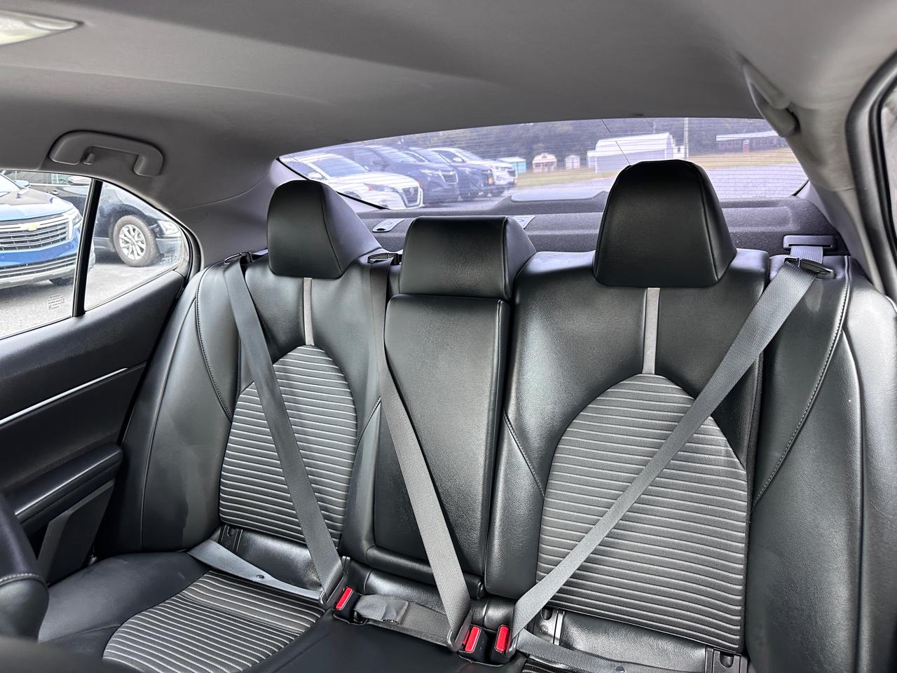 Toyota Camry SE Auto (Natl) 2022