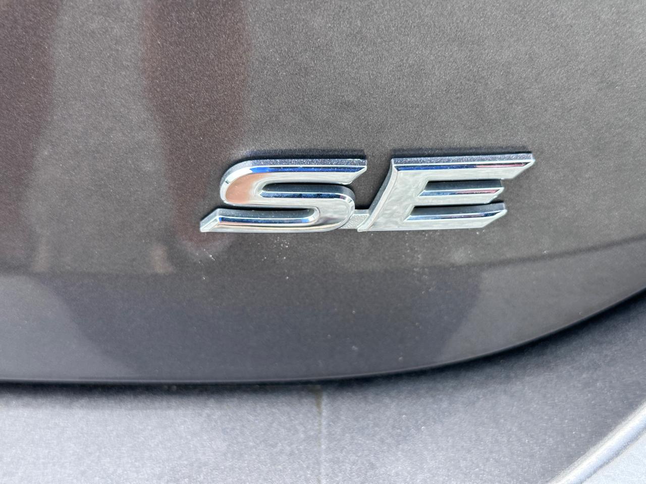 Toyota Camry SE Auto (Natl) 2022