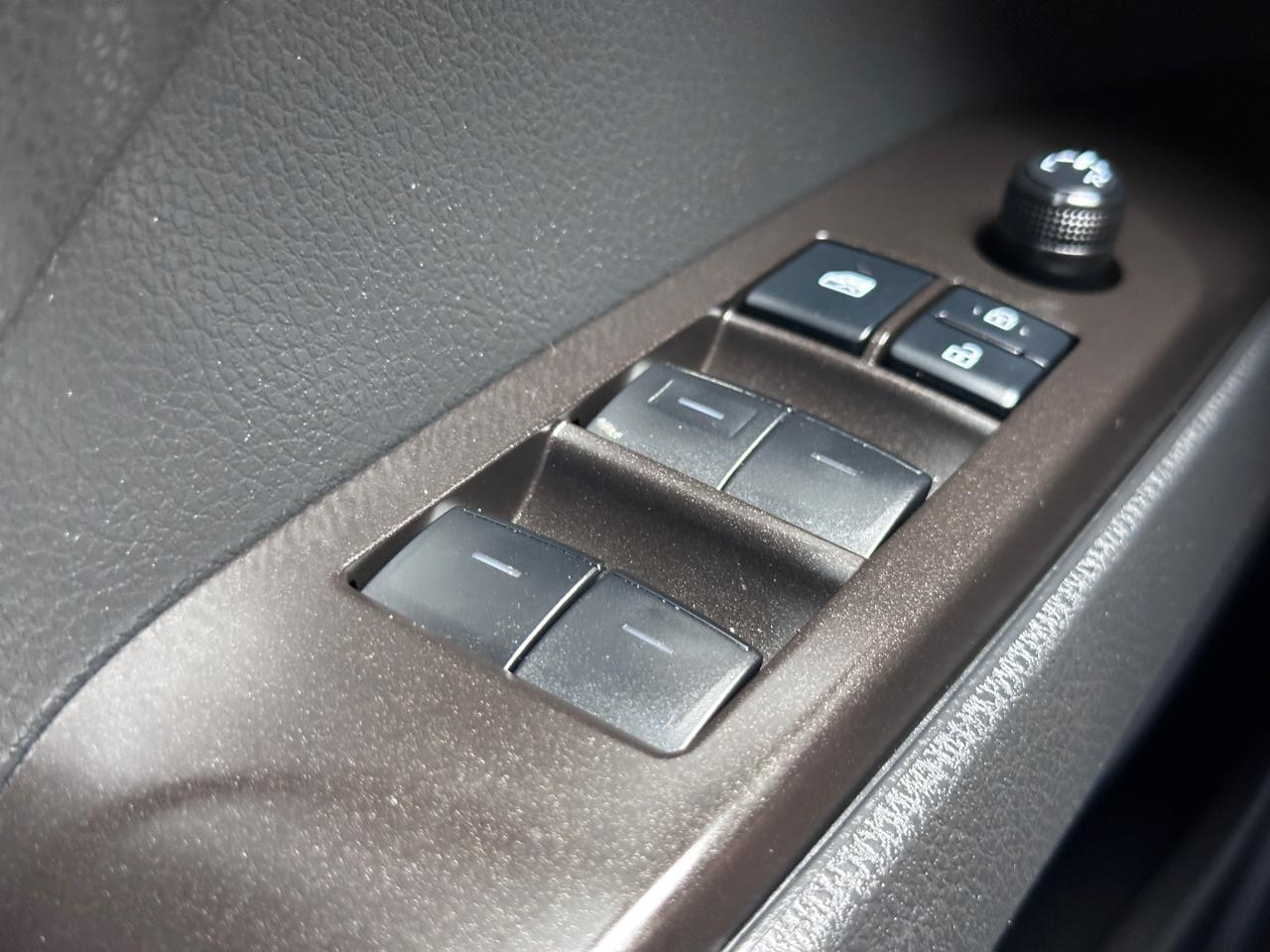 Toyota Camry SE Auto (Natl) 2022