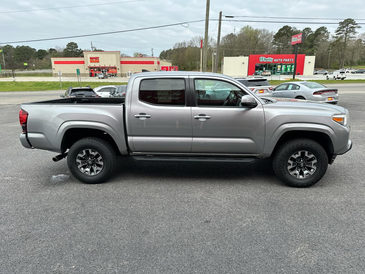 Toyota Tacoma 2WD SR5 Double Cab 5' Bed I4 AT (Natl) 2019
