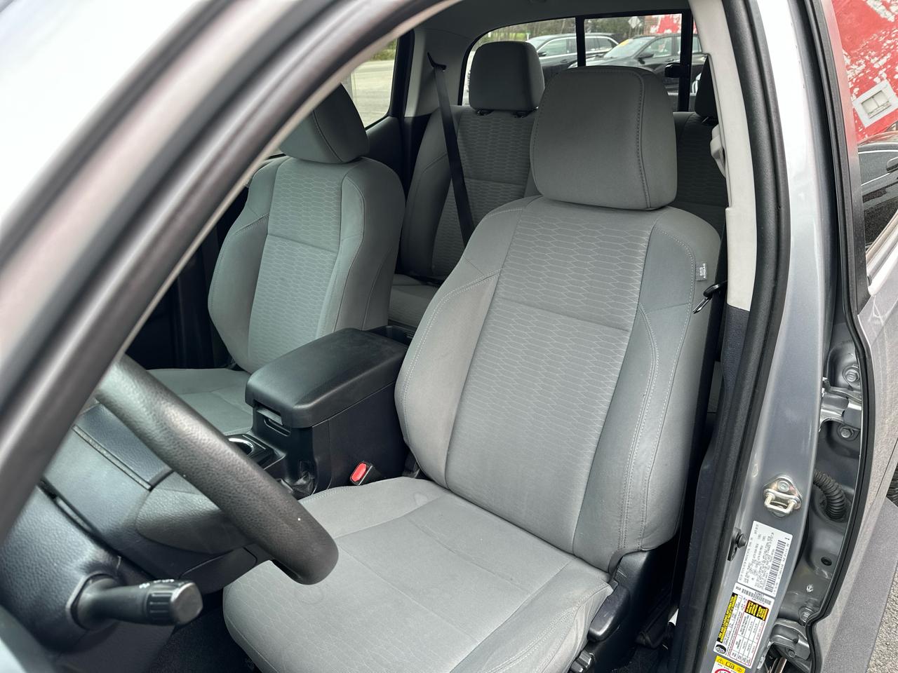 Toyota Tacoma 2WD SR5 Double Cab 5' Bed I4 AT (Natl) 2019