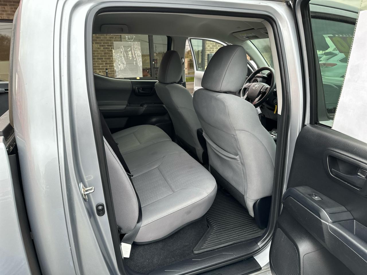 Toyota Tacoma 2WD SR5 Double Cab 5' Bed I4 AT (Natl) 2019