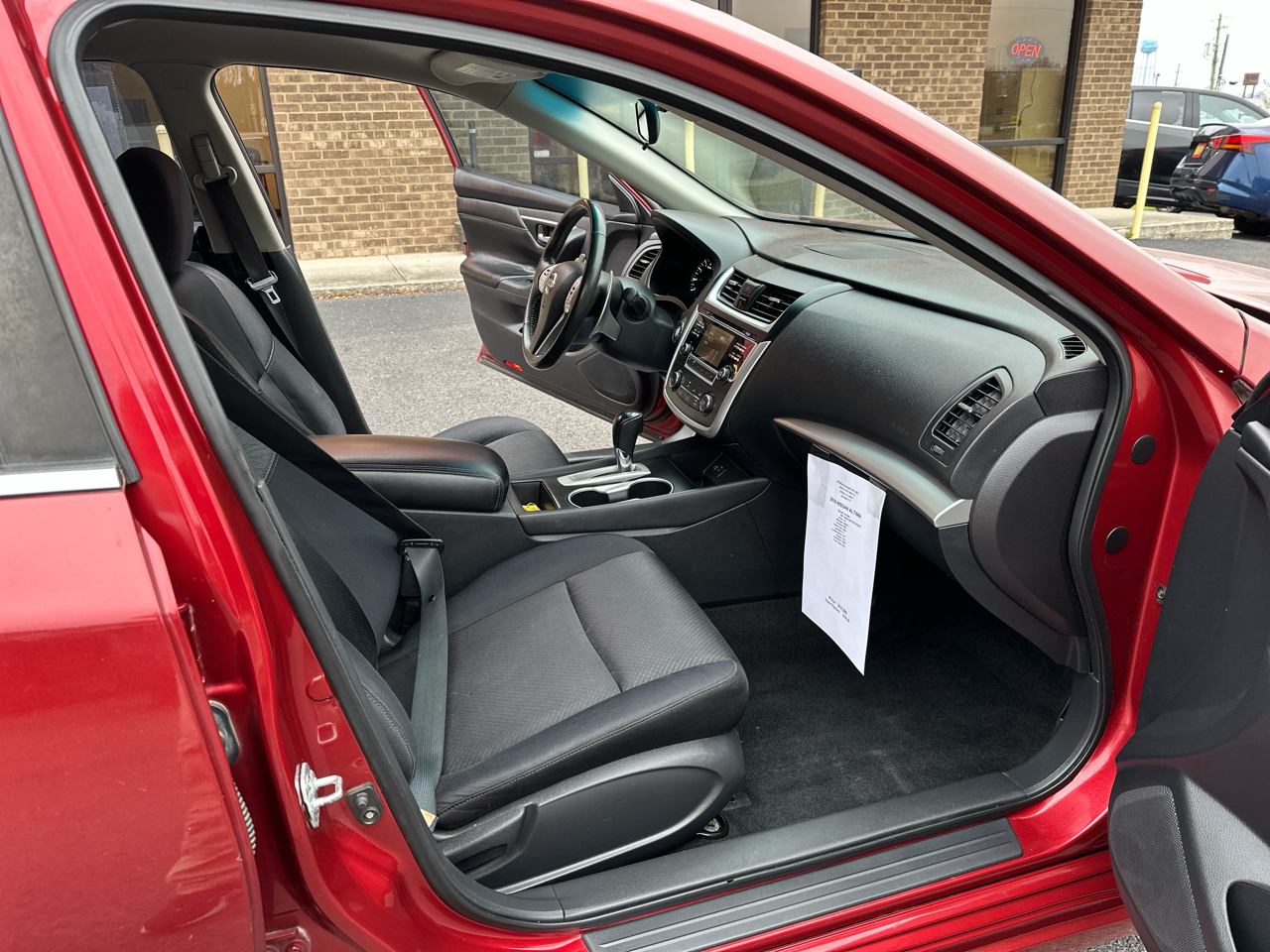 Nissan Altima 4dr Sdn I4 2.5 SR 2016