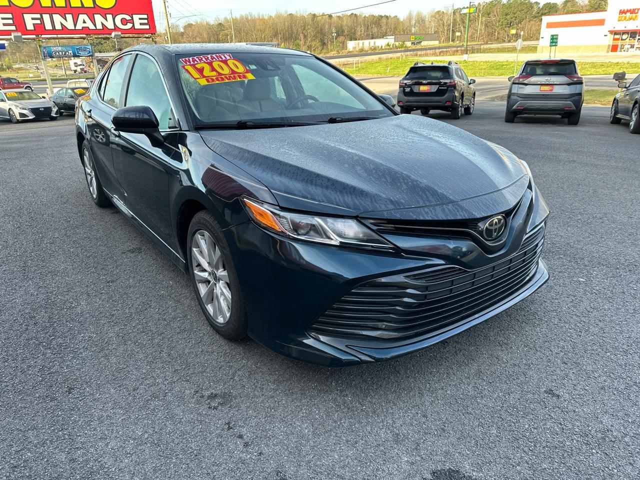 Toyota Camry LE Auto (Natl) 2020