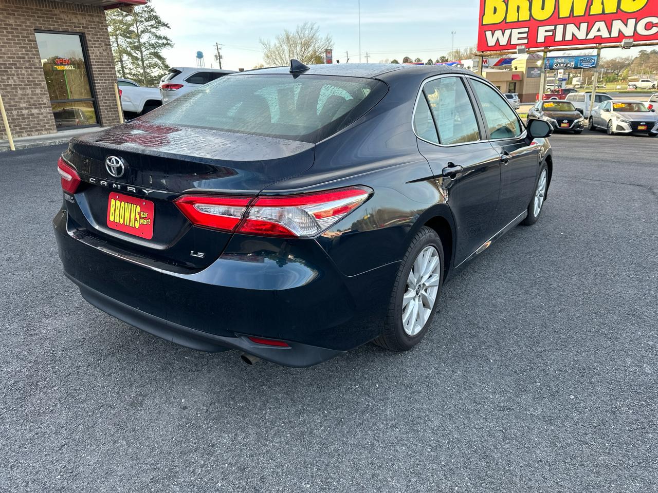 Toyota Camry LE Auto (Natl) 2020