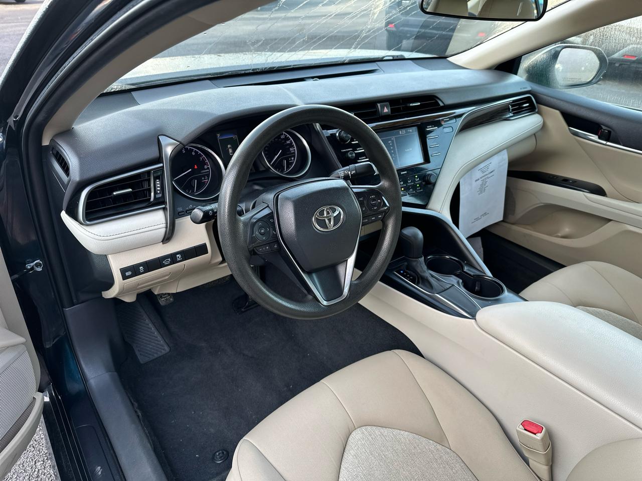 Toyota Camry LE Auto (Natl) 2020