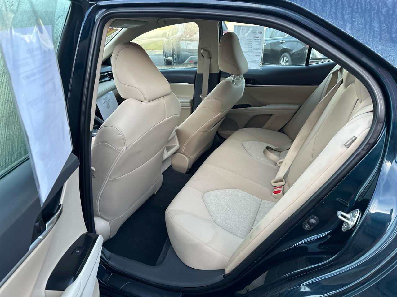 Toyota Camry LE Auto (Natl) 2020